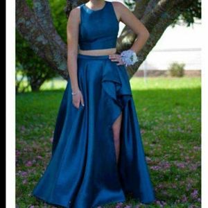 SHERRI HILL BRAND / PROM GOWN / SIZE 12 MISSES